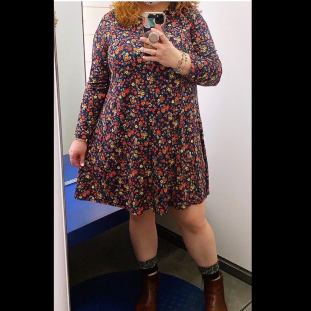 host pick!🧚🏻‍♀️✨ NWT - Old Navy Floral-Knit Jersey-Knit Swing Dress - Sold Out